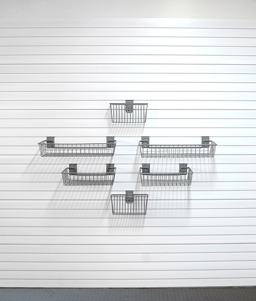 What types of items can be organized with the Basic Basket Bundle?