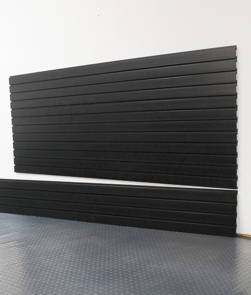 What installation options are available for the slatwall?