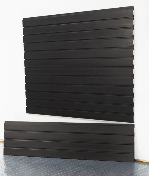 What installation options are available for the slatwall?